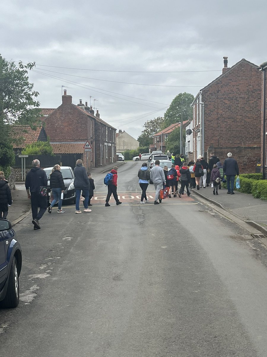 The Easington walking bus has been amazing this week! Thank you to all who have helped! #walktoschoolweek2024 #Easattendance