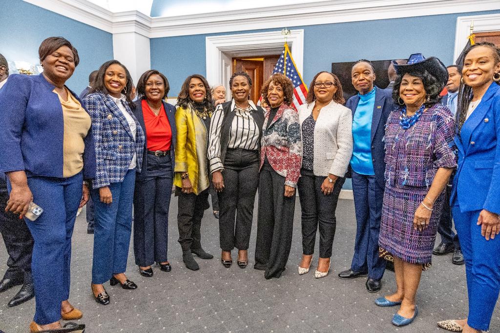 Governor Anne Waiguru's participation in President William Ruto's state visit to the US highlights the achievements of Kenya's devolution and her own efforts to empower women in leadership

#KenyaUSAStateVisit