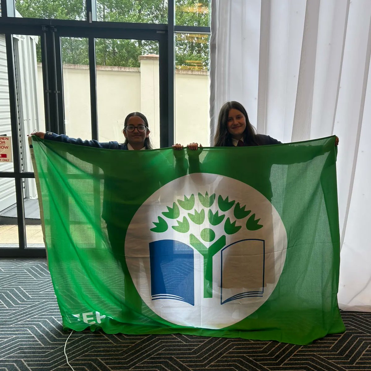 Members of our Green Schools Committee attended the Green Flag Awards Ceremony in the Fairways Hotel in Dundalk this week. They were given the green flag and a certificate to confirm that CDL is now officially a Green School. Well done to all of the Green Schools Committee! #CDL