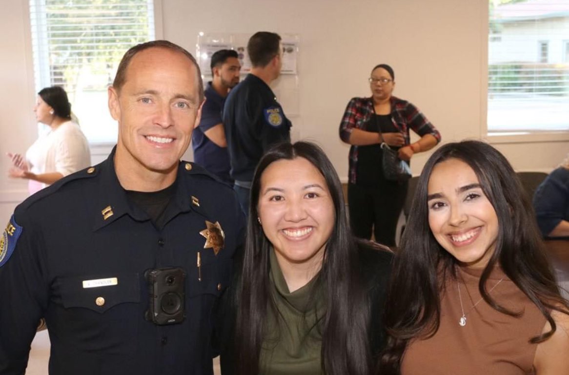 SPDNorthCommand's tweet photo. Very productive meeting with many of our businesses owners on Northgate Boulevard, in partnership with @CM_Talamantes, @SacHispanics, @GNNA72552254. We are committed to protecting and supporting our businesses. Credit to Dennis Spear from Natomas Magazine for the photos. #SacPD https://t.co/p8mkKxHDm0