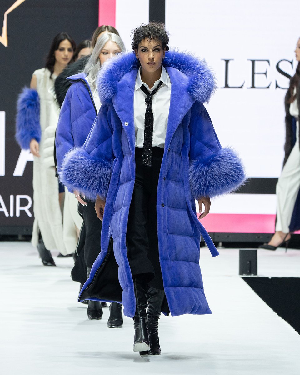kastoriafurfair's tweet photo. #Alessio “Italy Fashion Furs” AW24 collection, at the 49th KIFF’s Fashion Gala Show
#kastoriafurfair #kiff #fur #furfashion #ott #qotd #ootd #ootn #fashionweek #womenswear #fashion #runwaymodel #catwalkmodel #catwalk #models #galashow #mink #fox #sable #runway #fashiongala https://t.co/exsXLLfQsq