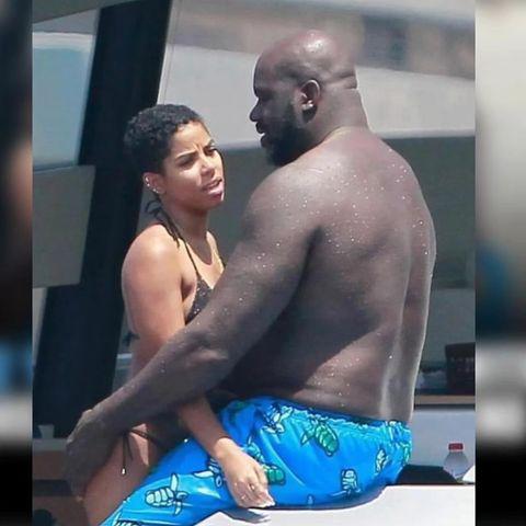 Mwaramutse neza abachou mugire umunsi mwiza ese niyihe mpamvu yatuma umukobwa 💃 wa 21 ashakana nu mugabo 👫umurushya lmyaka 31  byaba biterwa Niki🎤