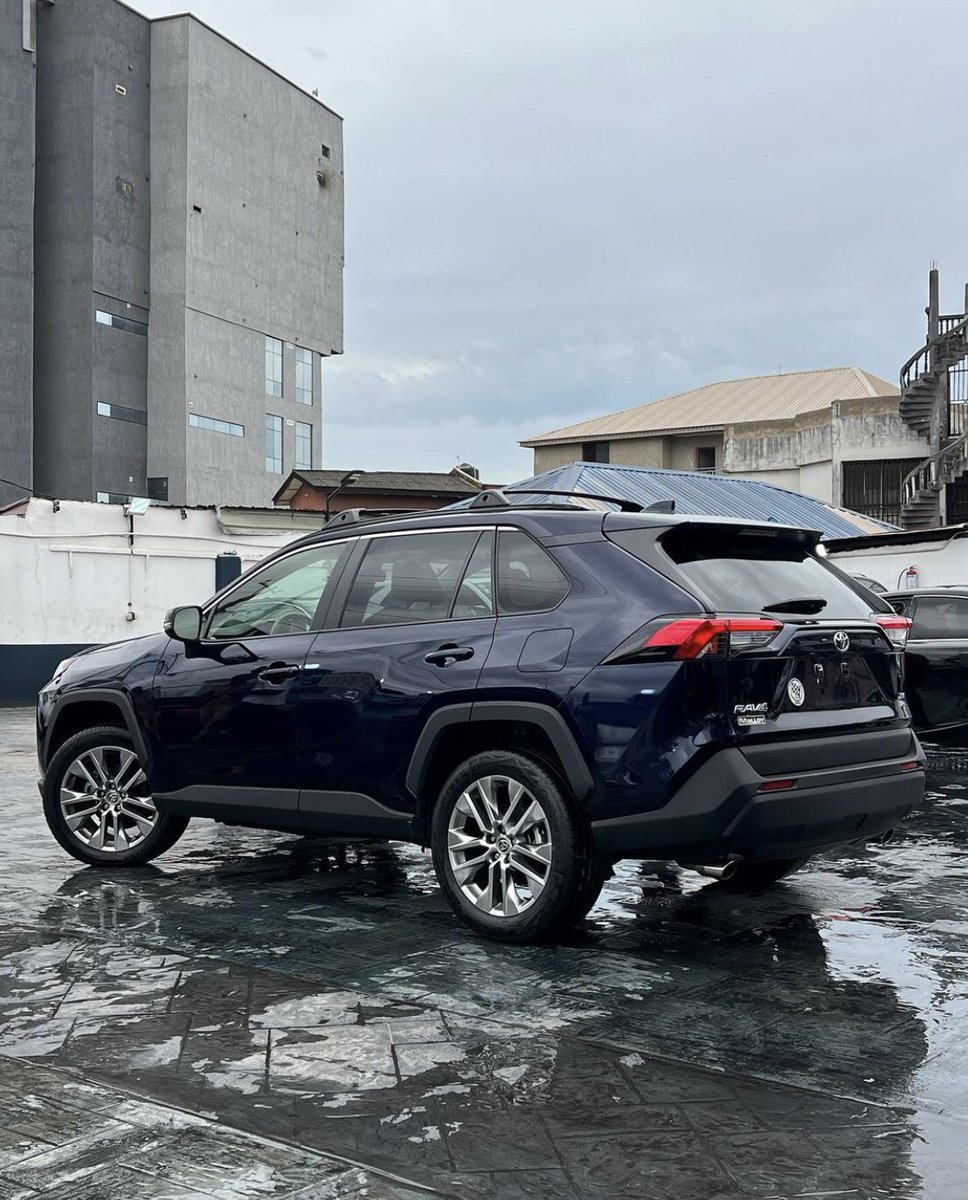 For Sale: Tokunbo 2022 Toyota RAV4

📍: Agege

Asking Price: 58m (Slightly Negotiable)

If interested, DM or Call/Whatsapp; 08188111105 for Inspection.

#BuyLagosLtd #BuyLagosLtdAutomobile #CarsForSale #ToyotaRAV4