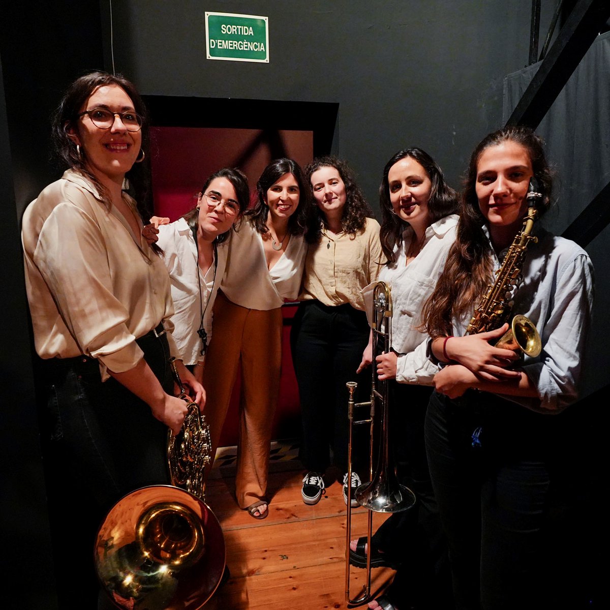 UnderPool (@underpoolmusic) on Twitter photo Alegria!
Avui editem " La visibilitat de l'invisible " el darrer treball de la contrabaixista i compositora Carla Gonzàlez Ferrer, Carta Blanca 2023 de <a href="/estivaldejazz/">Estival de Jazz</a>.
mailchi.mp/4e708081627b/n…
#newalbum #jazzunderground #jazzlabel #músicafèrtil Alegria!
Avui editem " La visibilitat de l'invisible " el darrer treball de la contrabaixista i compositora Carla Gonzàlez Ferrer, Carta Blanca 2023 de <a href="/estivaldejazz/">Estival de Jazz</a>.
mailchi.mp/4e708081627b/n…
#newalbum #jazzunderground #jazzlabel #músicafèrtil
