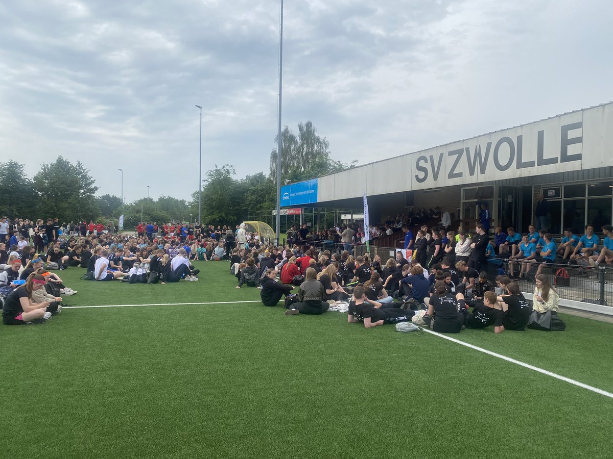 Opening Sportdag PABO’s Nederland . Meer dan 700 studenten aan het sporten op ons sportdag. Met inzet van <a href="/SportService038/">SportService Zwolle</a> en studenten <a href="/LandstedeSB/">Landstede S&B</a>. <a href="/viaazwolle/">Hogeschool Viaa</a> dank voor het vertrouwen.