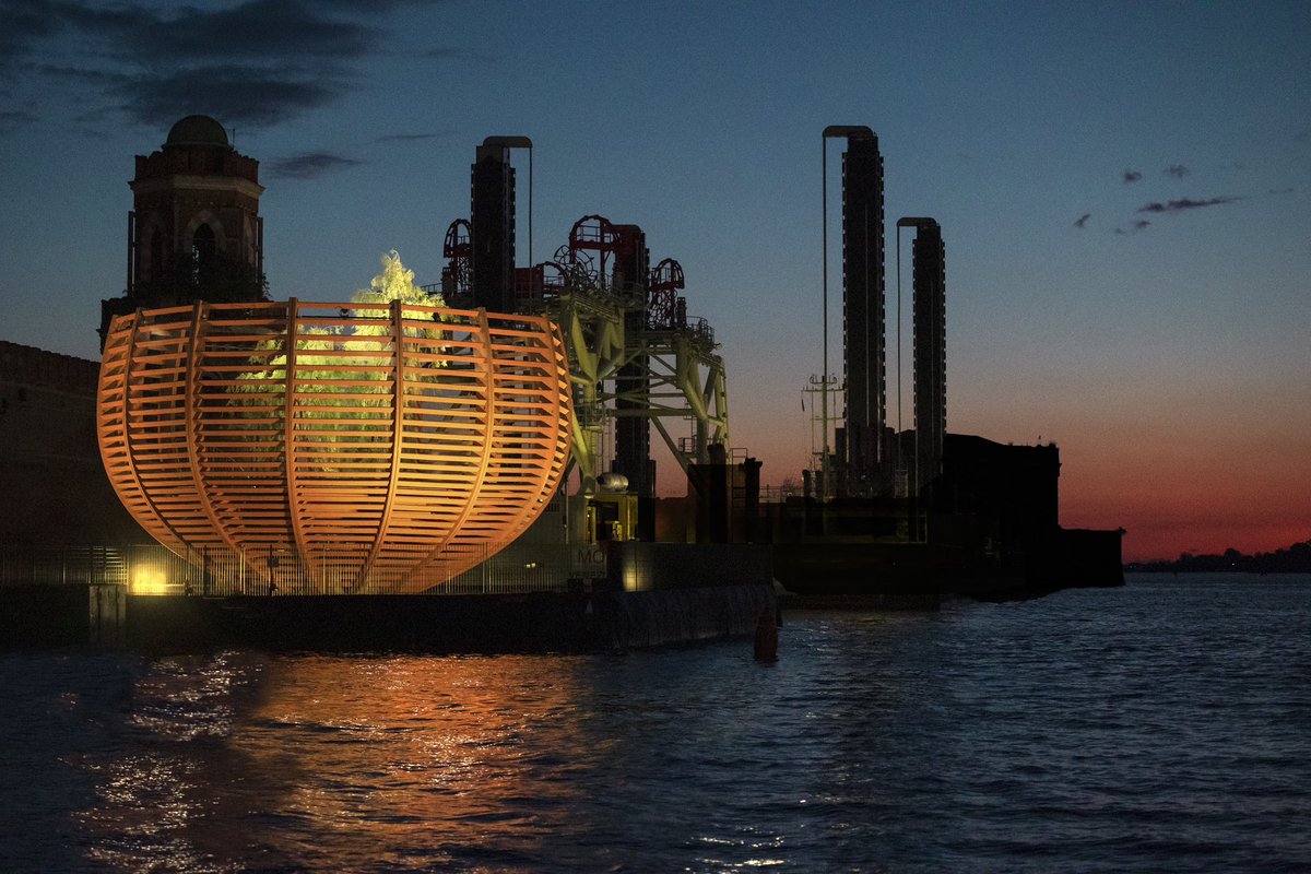 littmann_klaus's tweet photo. ARENA FOR A TREE at Sunrise – an Art Intervention by Klaus Littmann
The 60th @la_Biennale will be enriched this summer by the art project #ArenaforaTree. This floating platform near the international exhibition combines architecture, sculpture, and stage https://t.co/8PifLTsqtF https://t.co/dhu6v4izsv