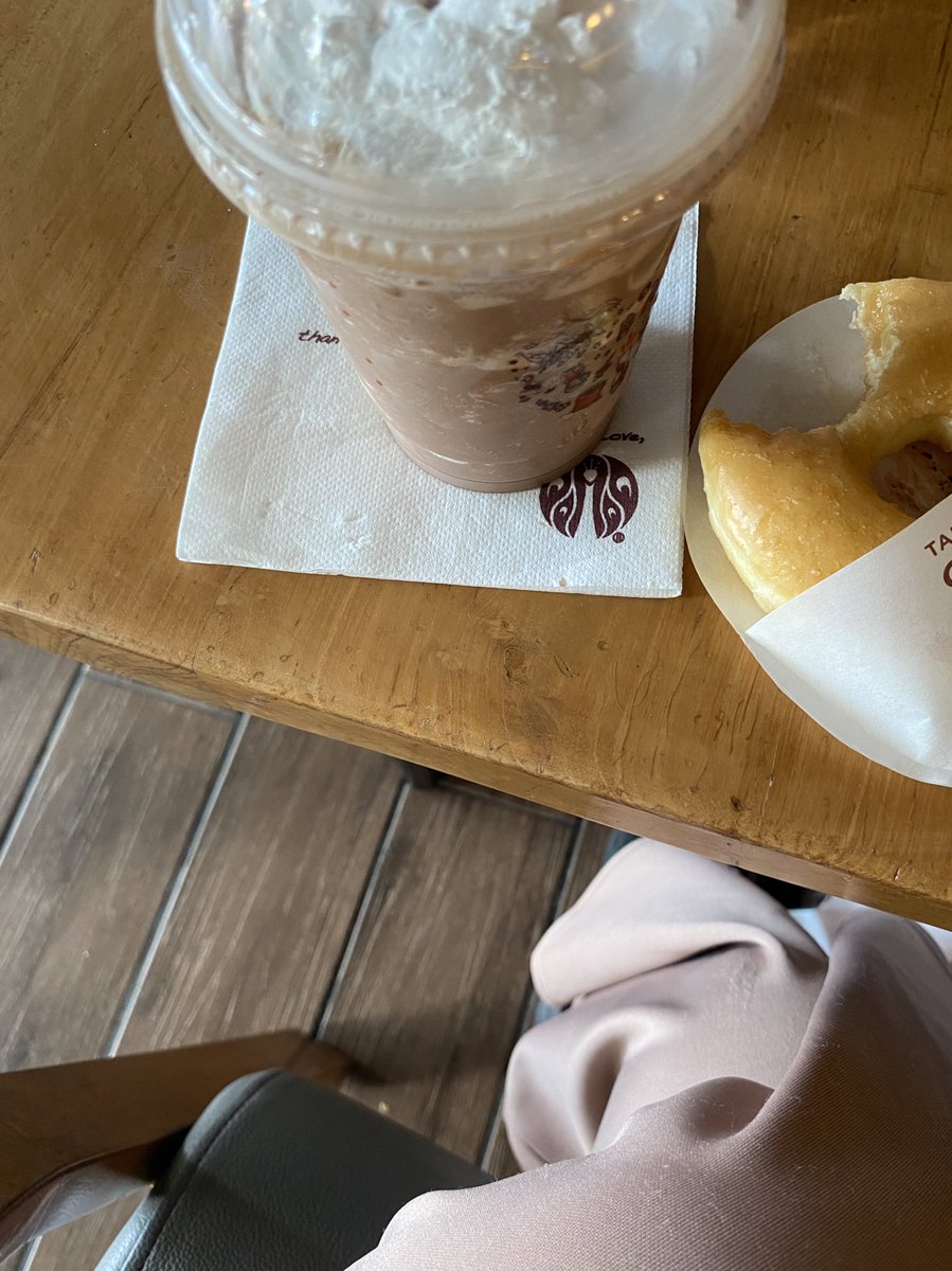 dinuzaur's tweet photo. 🍩⭐️🥛 https://t.co/CyhIHABHdV