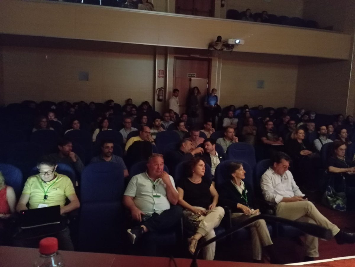¡Arranca la sesión BIOVEGEN: “Aplicaciones de la interacción planta-otros organismos en la empresa agrobiotecnológica”!🙌🏻