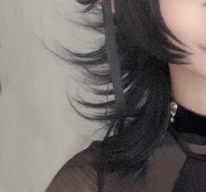 ウルフウィッグも可愛いくてね…外ハネはもとからでスタイリング剤なし!顔周り整えて軽くスプレーしただけで十分可愛い…… 