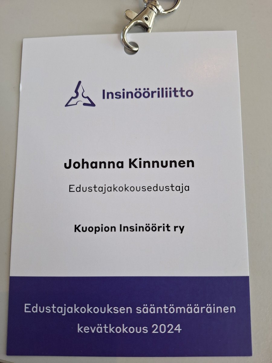 Vapaapäivä töistä vierähtää edustaen Insinöörejä.