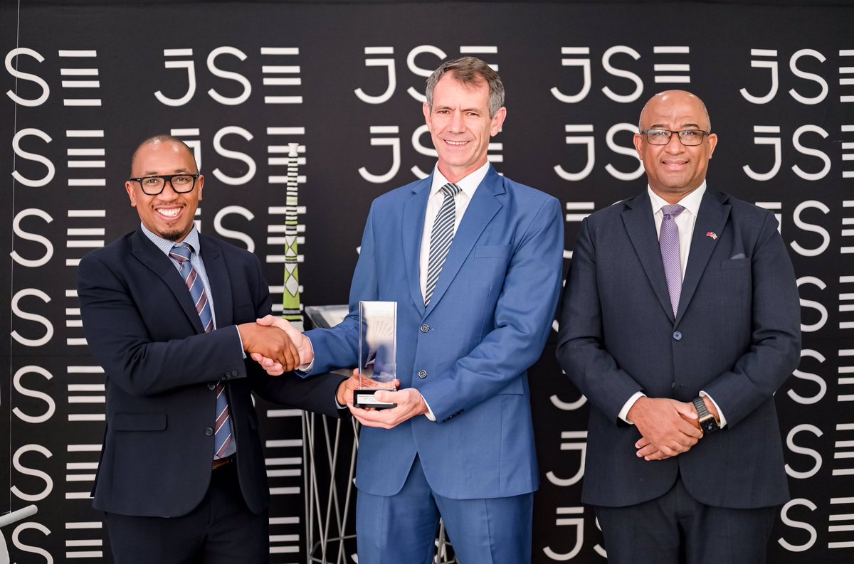 JSE_Group's tweet photo. There was exciting vibrations this morning as we opened the market at the home of SA’s capital markets with the Government of the #KingdomofEswatini, signalling a new era brimming with possibilities and opportunities for both the nation and investors alike.
#JSEMarketOpen https://t.co/1Il1CW2HcP