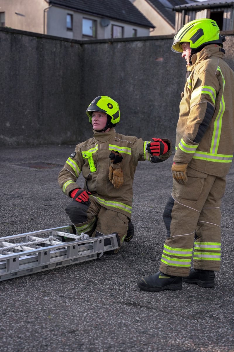 This week Station Commander Curran visited Campbeltown Fire Station during a drill night. The crew completed a drill session with new recruits and preparation for green phased assessments. A great effort all round on what was an extremely hot evening #teamwork #oncall @fire_scot