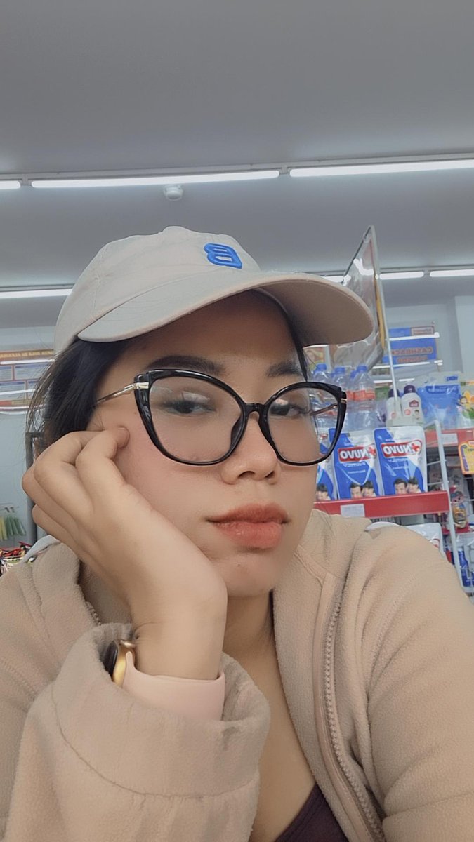 putrdwsa's tweet image. Meet di bandung kah??