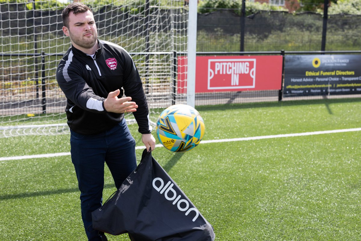 The Europa League final also saw @MalvernTown1946 volunteer Josh Moorhouse in the stands 🙌 Josh only started volunteering at the start of the season has quickly become part of the furniture 🪑 He is one of our Pitching In Volunteers of the Season 👏