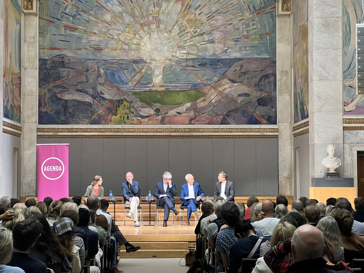Extradorinarily important lecture by 𝗠𝗶𝗰𝗵𝗮𝗲𝗹 𝗦𝗮𝗻𝗱𝗲𝗹 on his ‘Tyranny of Merit’ 𝗨𝗻𝗶𝘃𝗲𝗿𝘀𝗶𝘁𝘆 𝗔𝘂𝗹𝗮. Panel brought by <a href="/tankesmien/">Tankesmien Agenda</a> including <a href="/SeadZimeri/">Sead Zimeri</a> discussing deepening inequalities, dignity of work &amp; contemporary challenges in times of deep polarization.