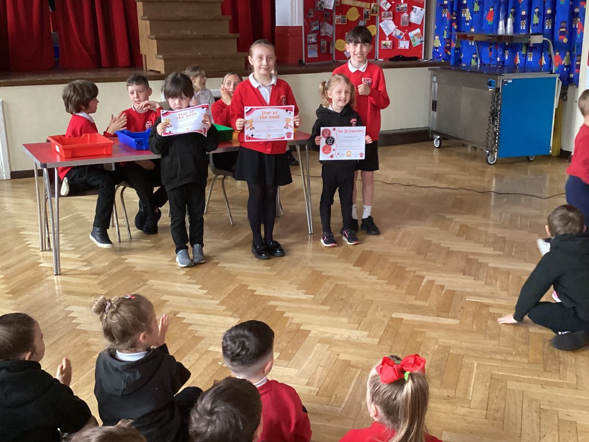 Knypersley First School tweet media