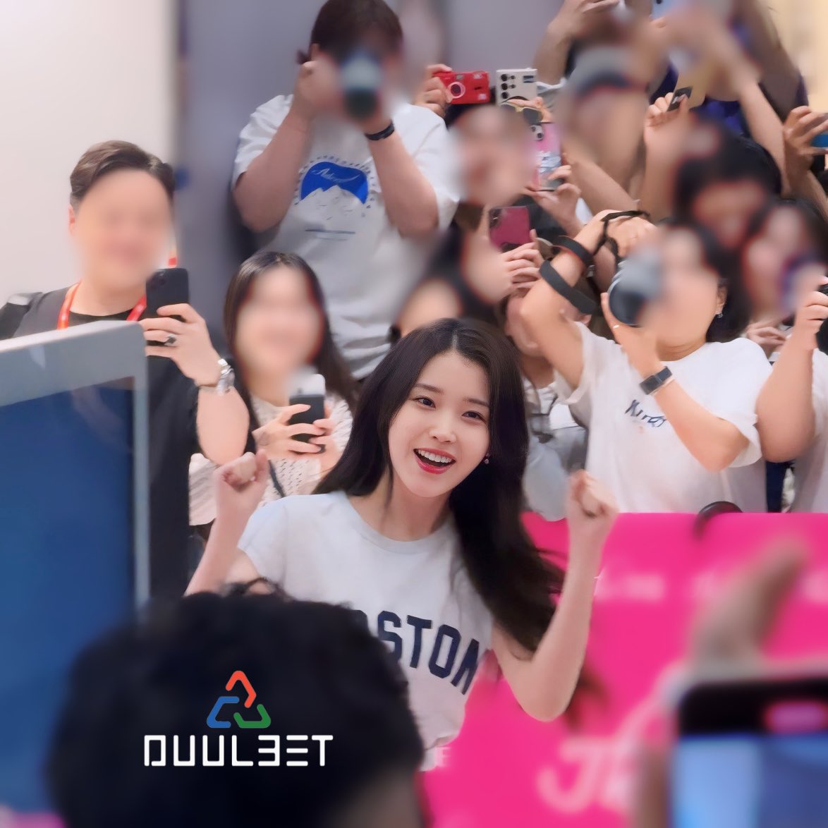 240524 New Balance Popup Store visit  in Hong Kong
 #아이유 #이지은 #dlwlrma #IU #李知恩
===
#duul3et #duul3et飯拍