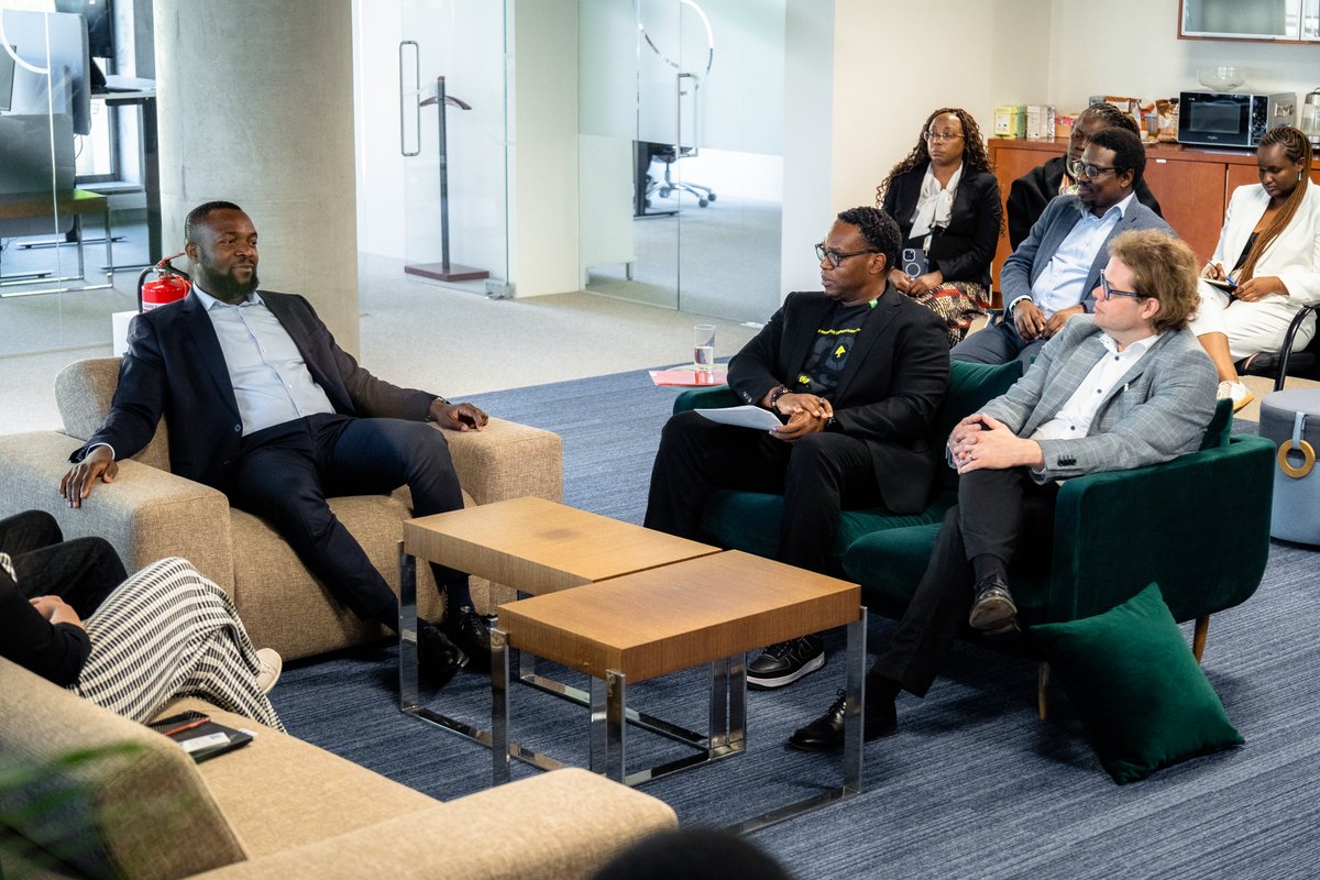 ESTDEVestonia's tweet photo. It was a pleasure to host Dr. @bosuntijani, Minister of Communications, Innovation and Digital Economy of the Federal Republic of Nigeria 🇳🇬 and members of African Leadership University at #ESTDEV
#FromThePeopleOfEstonia https://t.co/Cm9bDnTeJa