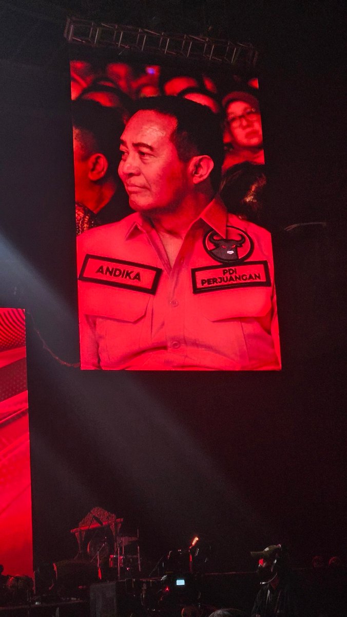 Jenderal Andika datang ke rakernas PDI Perjuangan udah pakai baju merah