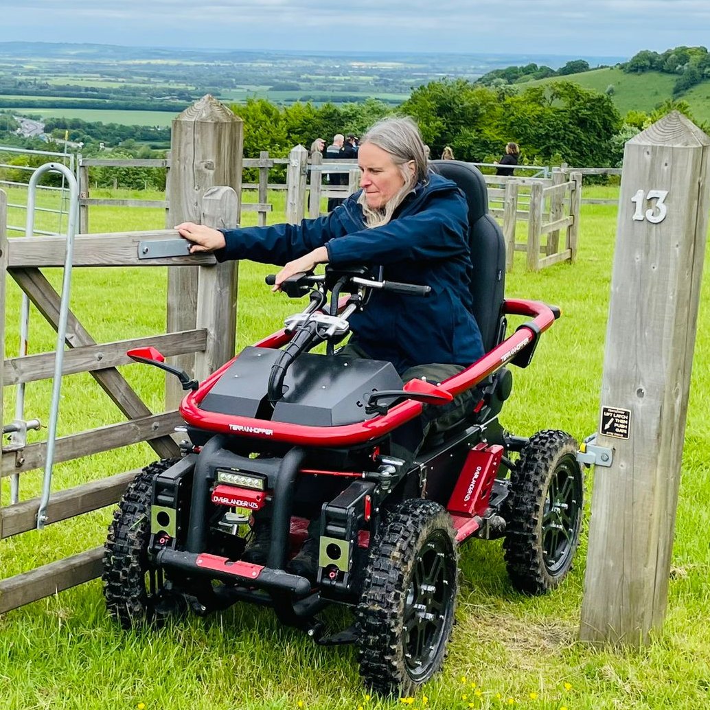 Great day with @NaturalEngland and @ChilternsNL colleagues at COAT 👇 youtube.com/watch?v=dON2BT… @Beetle_10 encouraged us to have a go in trampers and all-terrain wheelchairs 🤗 for a better understanding of #access issues on @NationalTrails @NatTrailsUK @DisabledRambler
