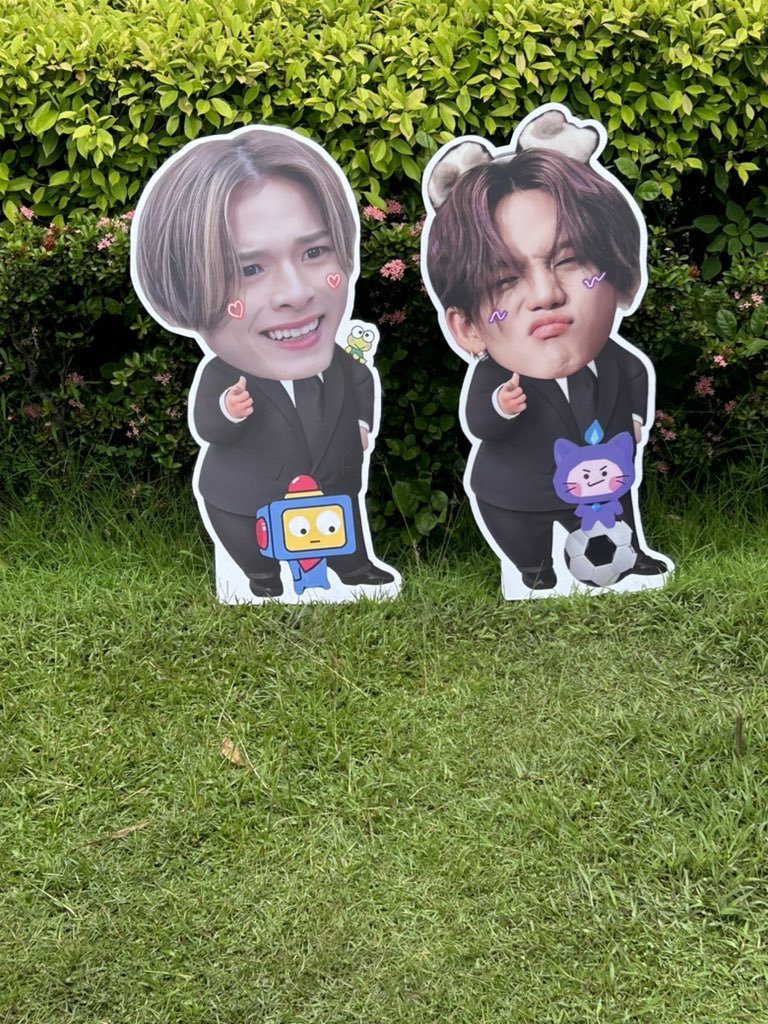 bababibabaaaa's tweet photo. น่ารักกันจริงๆเลยยยยย  ขำซาฮิอ่ะ 🤣🤣🤣 #TREASURE_REBOOT_IN_BANGKOK https://t.co/CaK8fH25M1