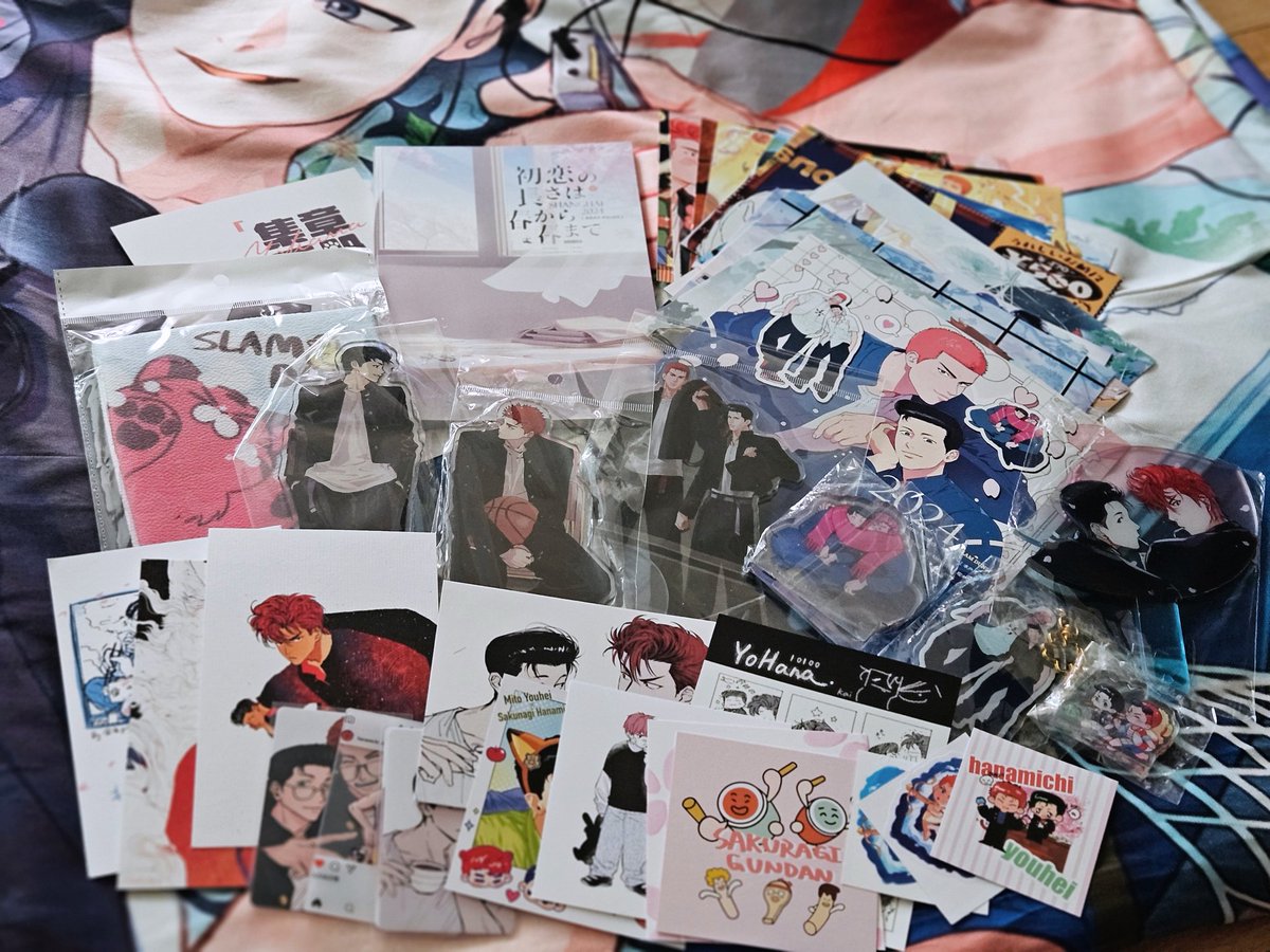 상해호백카페에서 협력했던 물품을 받았어요☺️🙏💕 감사하게도 많이 잘 챙겨주셔서 다 찍지도 못했는데 개인적인 감동은 맨 아랫줄...아마 전프레가?아닐텐데? 제가 생각하기엔 행사 무료배포도 함께 챙겨주신 것 같아서 너무 감사했네요 정말정말 감동적이야...ㅜㅜㅜ👍💕