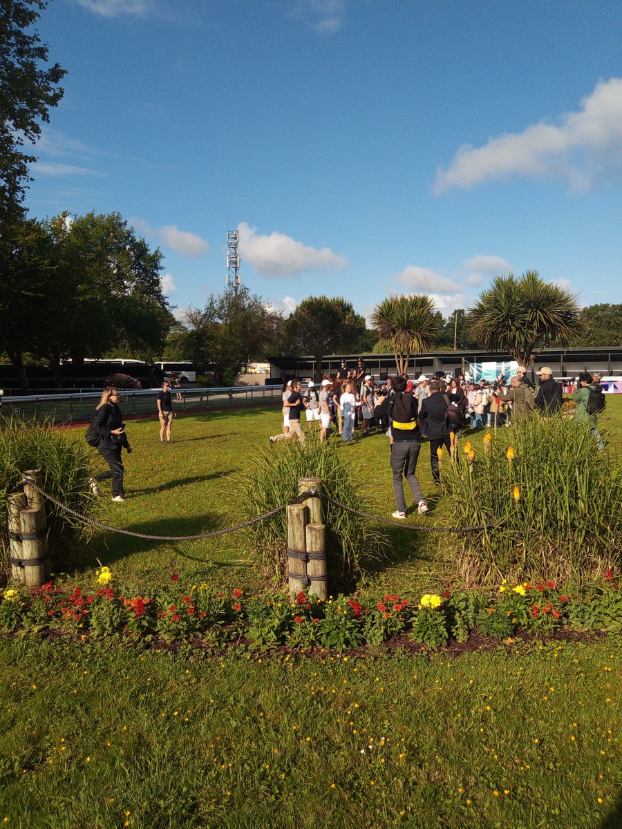 xcastelbajac's tweet image. #flammeolympique et son arrivée à
@Hippodromebdx
fut un succès populaire. Merci au comité d&apos;organisation de #Paris2024 et un remerciement spécial à la
@VilleduBouscat et @BxMetro
Demain, Défi du galop et le 102ème GP de Bordeaux.
#jeuxolympiques2024 #jeuxparalympiques2024