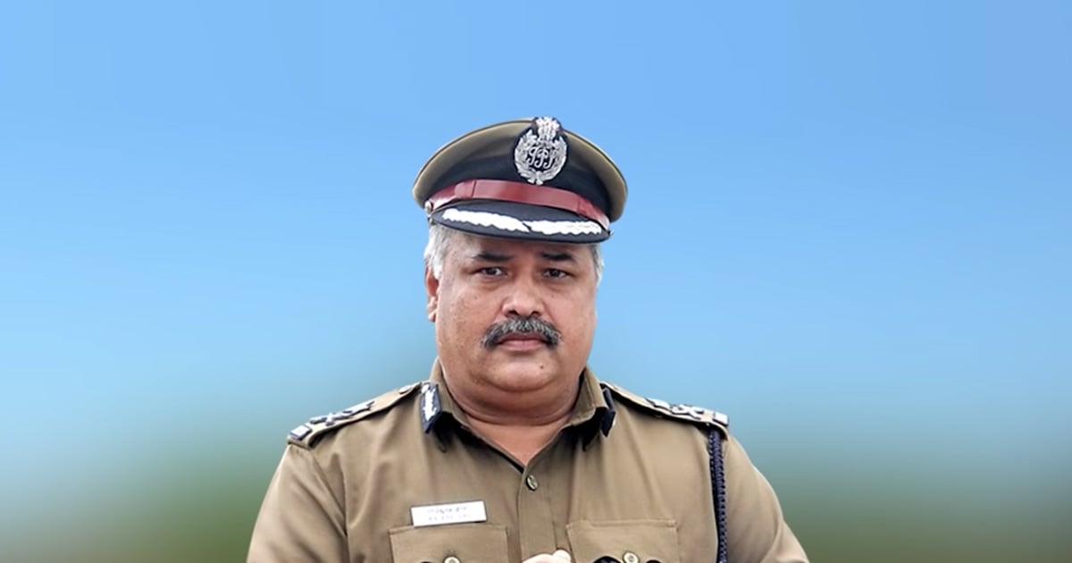 LokmatTimes_ngp's tweet image. Former #TamilNadu DGP Rajesh Das arrested after estranged wife files trespassing #complaint. The woman in her complaint, had alleged that Das and few other men trespassed into the house owned by her in Thaiyur and #assaulted the #security guard.