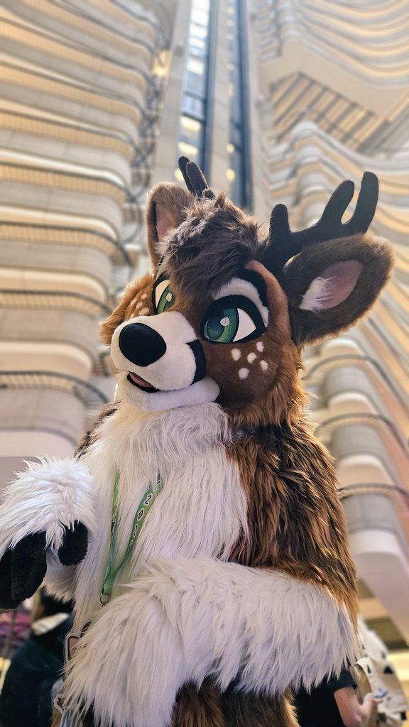 I wish I could be a cute deer on a convention every day! But sadly I have to work this #FursuitFriday :/

Please entertain me in the comments!

📸: @skittleshusk @ #FWA2024