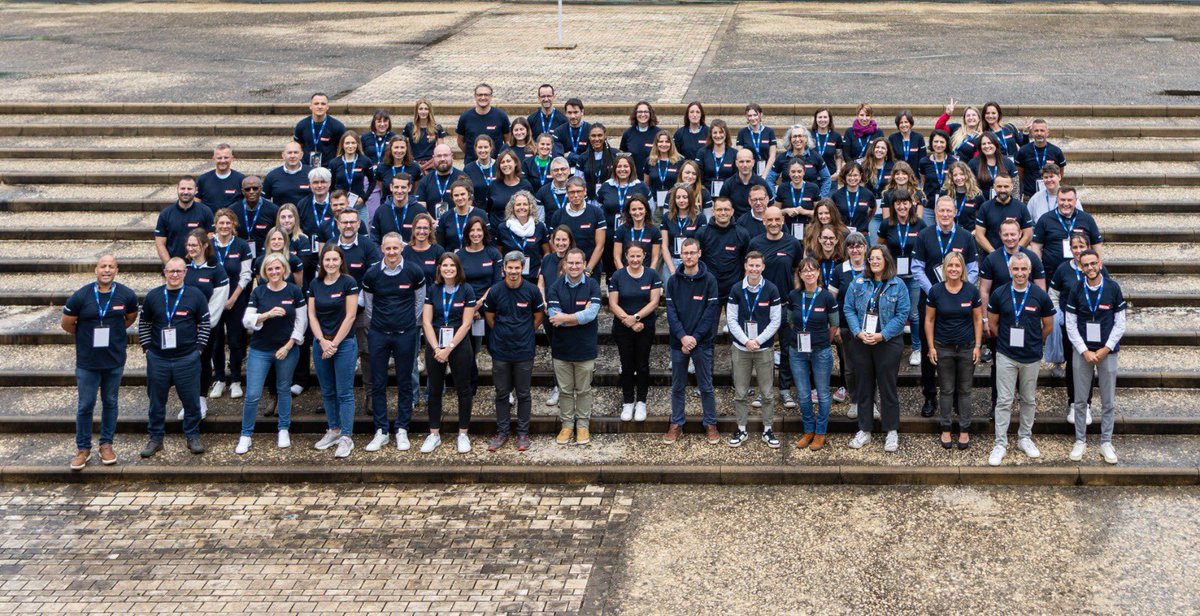 SDIS17's tweet photo. [RENCONTRE]
La 💪 des #SapeursPompiers c’est aussi de se rassembler et échanger. Les services communication n’échappent pas à la règle ! Le Service Com participait cette année au #RESCOM2024 organisé par le @sdis79 avec une thématique axée sur le sport et notamment le 🏉. https://t.co/tsSpnZnvtH