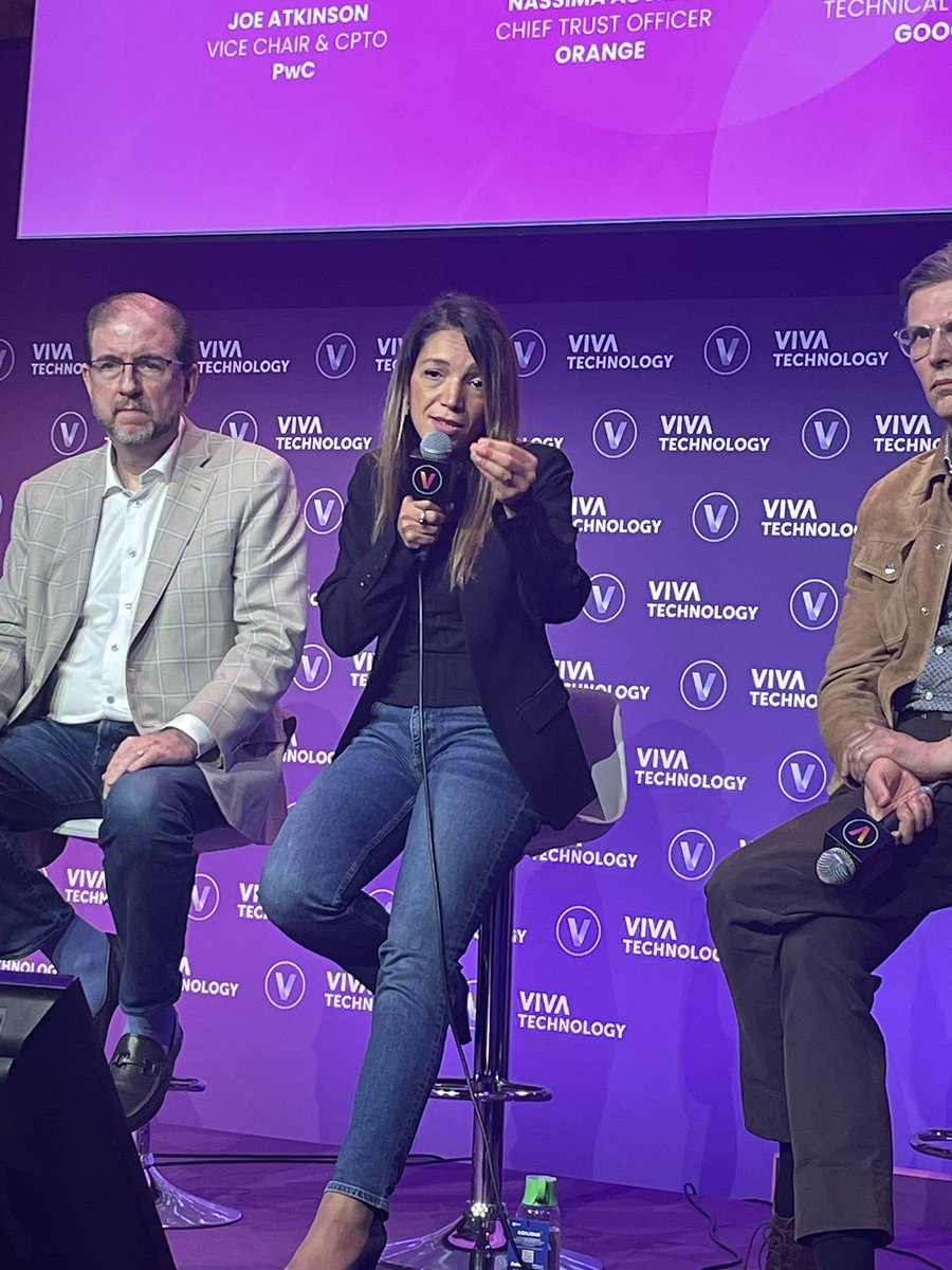 orangebusiness's tweet image. At #VivaTech @auvray_n 💬 :
« I think that companies like Orange have a key role to play. The DNA of Orange is Tech Code. One of the challenges is manage the balance between AI and the regulation. »
What are your opinion about #TechCode ?