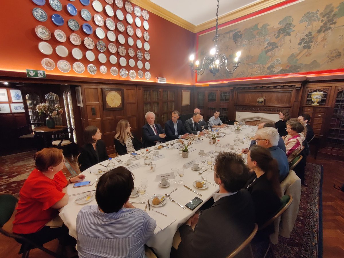 This week, we co-hosted an insightful dinner debate on the EU Strategic Agenda, as part of our partnership with the <a href="/EgmontInstitute/">Egmont Institute</a>.

Many thanks to speakers Christiane Höhn, Frank Arnauts, Luc Denayer, <a href="/joris_olivier/">Joris Olivier</a> and <a href="/DelarueRud2519/">rudi delarue</a> for their insightful contributions. 🇪🇺