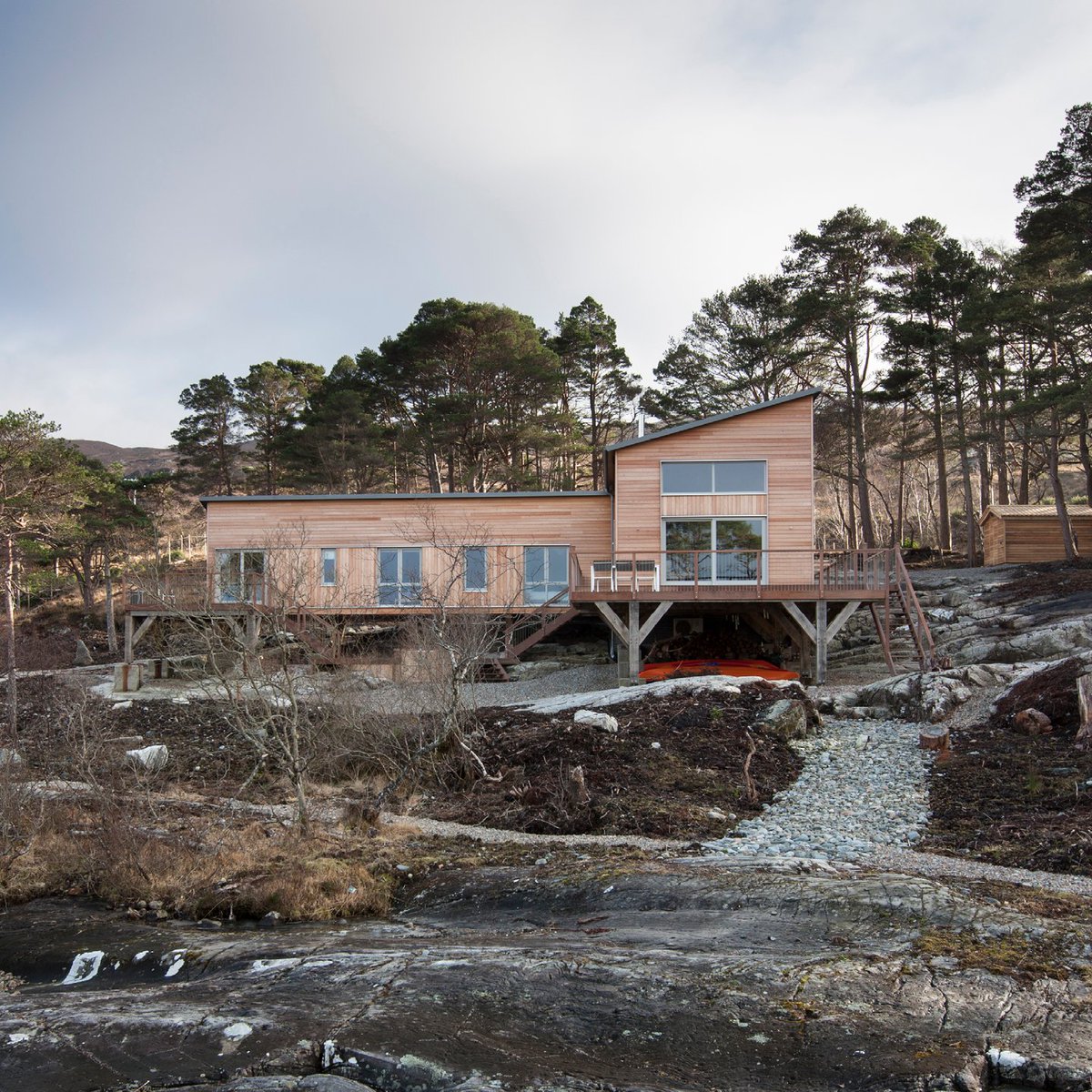 Celebrating 25 years since our Scotland site opened and what an incredible journey it's been! From castle roof renovations to boathouses on the Loch Ness, our team in Scotland has continually pushed the boundaries of timber framing from their beautiful base in Kirriemuir! 🏴󠁧󠁢󠁳󠁣󠁴󠁿