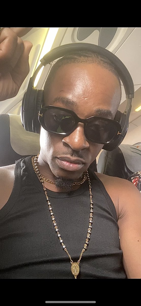 Ikpa_Udo's tweet photo. Feels great flying around the country like a tourist & getting paid for what I PA$$IONATELY love doing βοΈβ¨π«π¦Έπ½ββοΈπ¬π«π©οΈ Music & entertainment pro max kβusung mainstream. Ofcourse BILLBOARD BABY ado WORTHY. Kpe!!!!
Relevantly busy all through the year π₯π₯π₯ #EDIDEM #IkpaUdo #hero https://t.co/xEiCHR8DFW