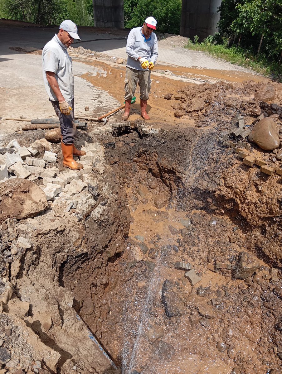 ✅ Saray Mahallesi ile Şehit Mustafa Gündoğdu Mahallesi'nin içme suyunu sağlayan Ana Şebeke hattında oluşan arızadan dolayı Su kesintisi yapılmıştır.
Ekiplerimiz onarım çalışmasına başlamıştır.
Sabır ve anlayışınız için teşekkür ederiz.