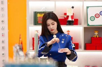lusiwonii179's tweet photo. #BaiLu Studio weibo Update for #keeprunning tonight's episode😍💙
Handsome Police Officer LuLu😎👩✈️
#keeprunning12 episode 05✨
#BaiLu #白鹿 https://t.co/KbDVgn8QGY