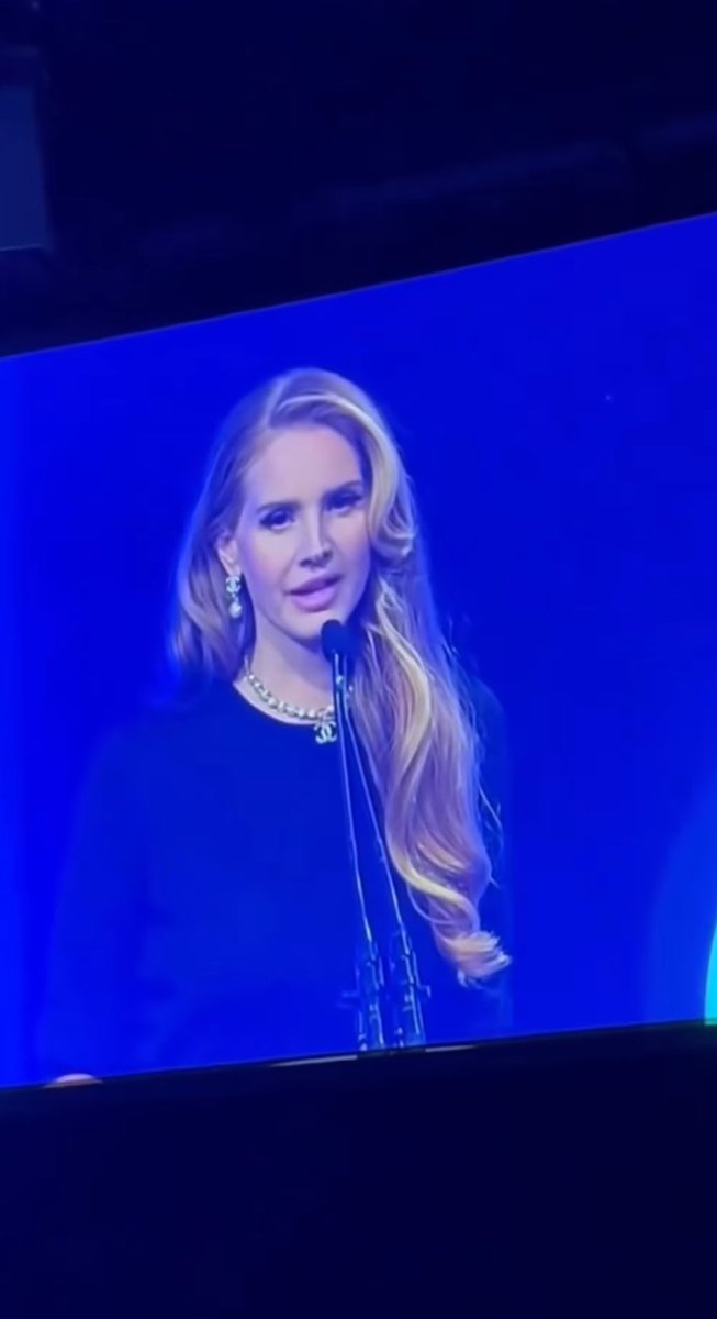 jjlovegrove's tweet photo. Beautiful end to #IvorsWeek. Huge congratulations to all nominees &amp; winners at this years The Ivors Awards. Huge thanks to @PRSforMusic @PPLUK @AmazonMusicUK &amp; all at @IvorsAcademy for celebrating &amp; supporting songwriters, composers &amp; lyricists ♥️ #brucespringsteen #lanadelrey https://t.co/iHYefKfhtf