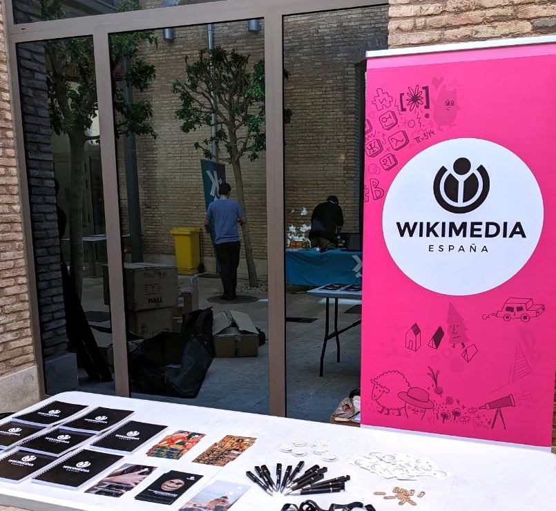 #EventoWMES | ¡Ya estamos en la inauguración de #eslibre2024! En las <a href="/lasnaves/">@lasnaves</a> de #València! 💚
.
➡️ ¡Hoy! <a href="/elaragon/">Pablo Aragón</a>, <a href="/pauginer/">Pau Giner</a>, <a href="/Modesto_Escobar/">Modesto Escobar</a> y #ÁngelZazo en conferencias; así como 👉una mini Hackathon en #Wikipedia.
.
🔗eslib.re/2024/horario/
.
#WikimediaEspaña