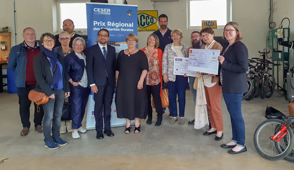 🏆 Prix Régional des Solidarités Rurales : Visite chez les Lauréats

Rencontre avec le FJEPCS à Vouziers (08), fondé en 1966, a reçu le Prix spécial BANQUE DES TERRITOIRES – Groupe <a href="/caissedesdepots/">Caisse des Dépôts</a> pour son Atelier Chantier d’Insertion et ses services de mobilité