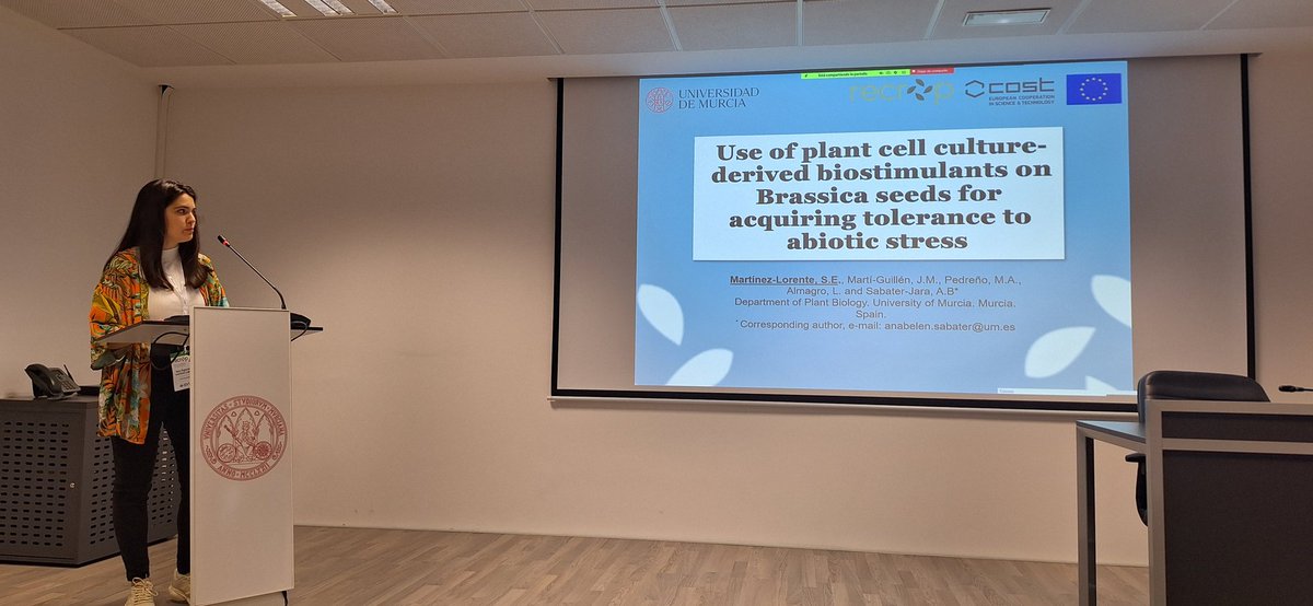 HotPlant1's tweet image. Biostimulants are the Kings for today in our @Recrop22157 in Murcia #recrop. Great talk from Sara from the lab of @PedrenoMa