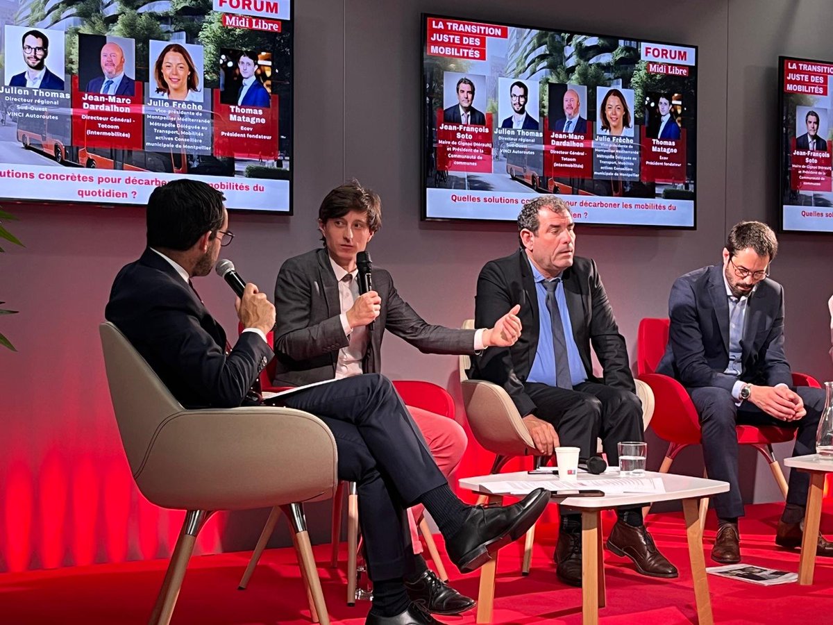 “Pourquoi arrive-t-on à mettre 300 personnes dans 1 train, 30 personnes dans 1 car, mais pas 3 personnes dans 1 voiture ? Il faut repenser le transport automobile pour en faire un système de transport collectif à part entière.“
💬@thomasmatagne <a href="/ecov_fr/">ecov</a>