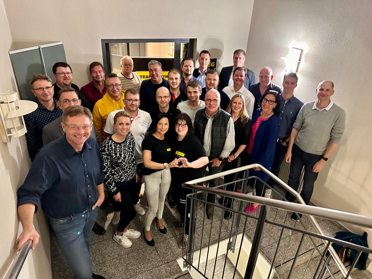 Es gibt spannende Neuigkeiten! 
Wir haben es getan und am Mittwoch eine Partei gegründet. 
Sie heißt „Team Zastrow – Bündnis Sachsen24“ und ist aus der gleichnamigen Wahlinitiative zur Dresdner Stadtratswahl hervorgegangen. 
Klar ist: Wir wollen damit die Chance wahren, auch am