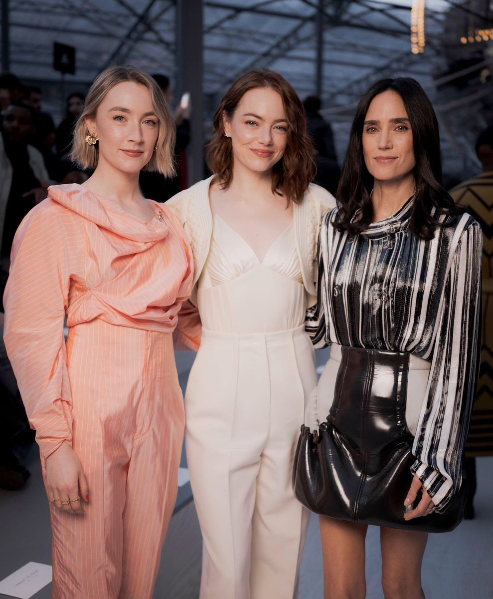 Saoirse Ronan, Emma Stone and Jennifer Connelly at the Louis Vuitton Fashion Show 📸 #LouisVuitton