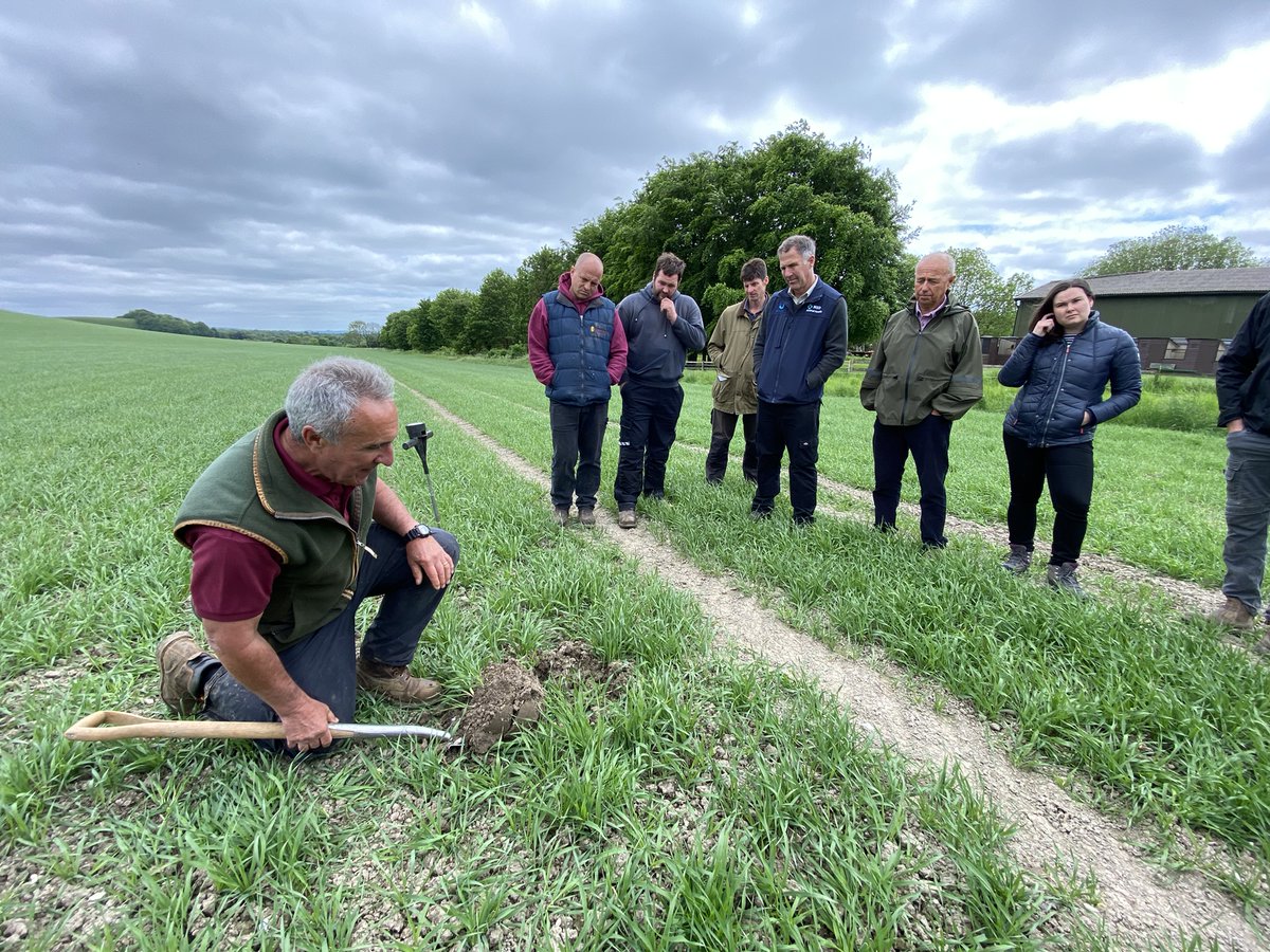 Another of our FFRF Understanding Your Soils events took place yesterday in 📍 Wiltshire It's fantastic to see so many people keen to learn about their soil health and get advice on how to improve it 🪱 A huge thank you to everyone that attended, it was great to see you!⭐️