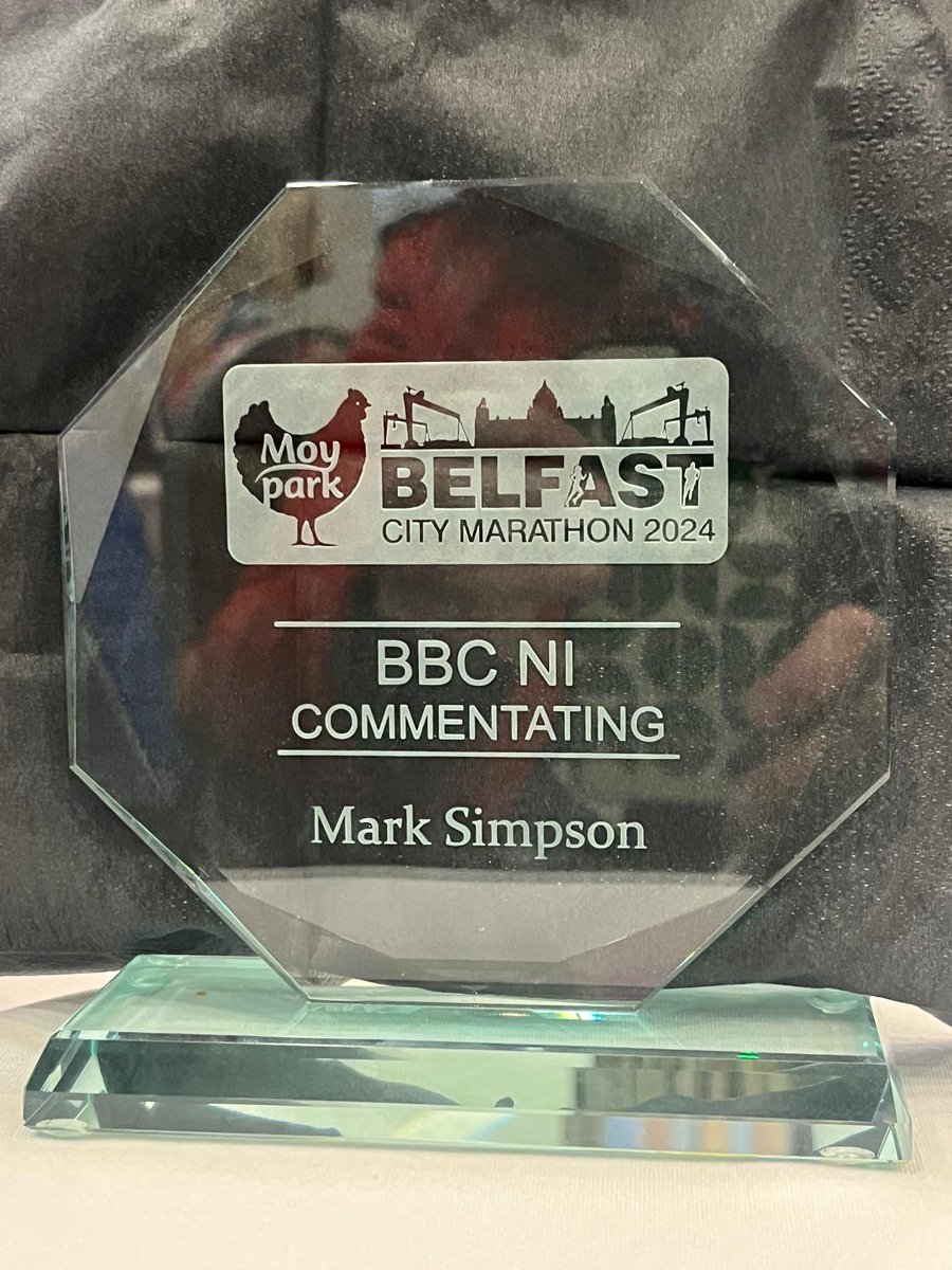 @marathonbcm Thank you for my award - and thanks to all the organisers & volunteers for such a great event in all corners of Belfast. 🎤