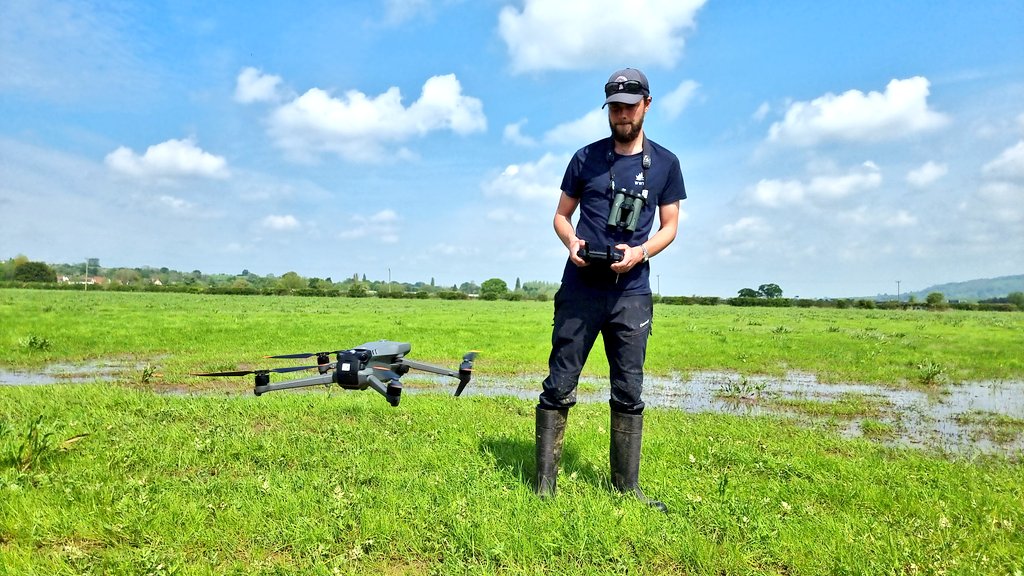 This weekend we're giving you a preview of the workshops running at our conference #IWSG2024

Workshop 1⃣ is "Using drones to survey shorebirds"
Drones are becoming increasingly popular, we will look at their uses, advantages and constraints

More here ➡️ waderstudygroup.org/conferences/20…