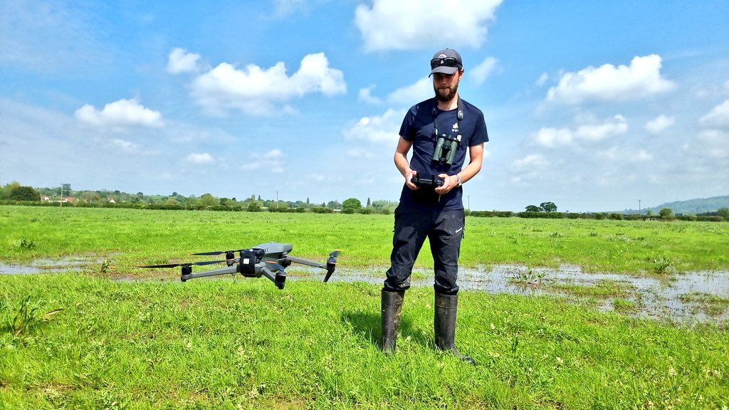 This weekend we're giving you a preview of the workshops running at our conference #IWSG2024 Workshop 1⃣ is 'Using drones to survey shorebirds' Drones are becoming increasingly popular, we will look at their uses, advantages and constraints More here ➡️ waderstudygroup.org/conferences/20…