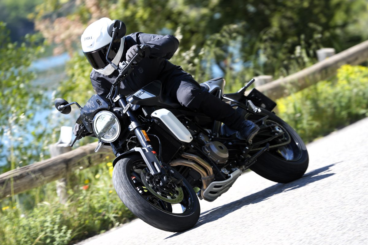 Moto NAVI（モトナビ）No.124発売中！ ライダーが愛用する「満足一品」を紹介しています！ tweet media