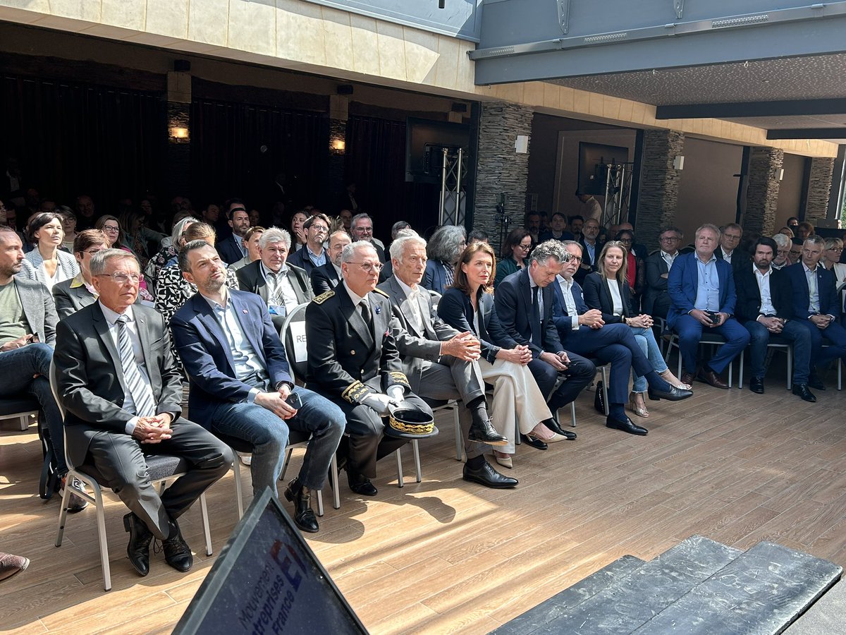 MedefPDL's tweet image. Plénière de clôture de notre convention @medef « militons pour le climat et les territoires » avec @C_MORANCAIS @paysdelaloire @ChristopheBechu et @PatrickMartin_1