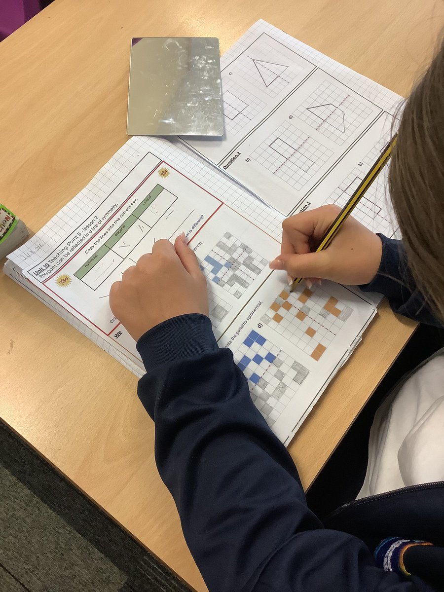 Some brilliant symmetry and reflection work going on in Year 4 this morning, using techniques and mirrors carefully to reflect polygons on horizontal, vertical and diagonal lines of symmetry. <a href="/GarstonCE/">GarstonCE</a> <a href="/RainbowEduMAT/">Rainbow Education MAT</a>